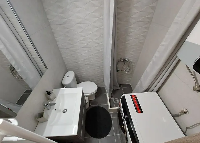 Chara's - Downtown Relaxation Apartment