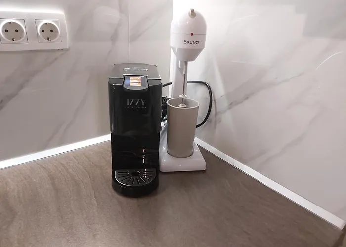 Chara's - Downtown Relaxation Larissa