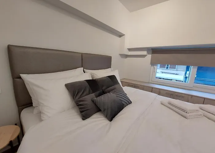 Chara's - Downtown Relaxation *