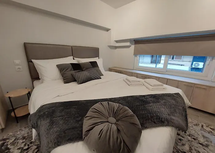 Chara's - Downtown Relaxation *